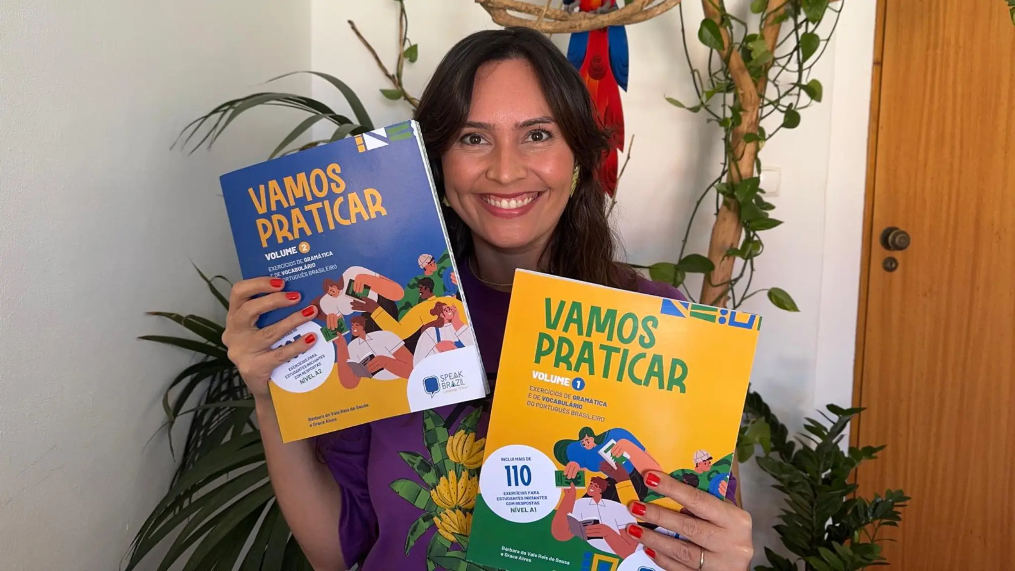 Books Vamos Praticar volume 1 and 2 with brazilian teacher Bárbara Sousa